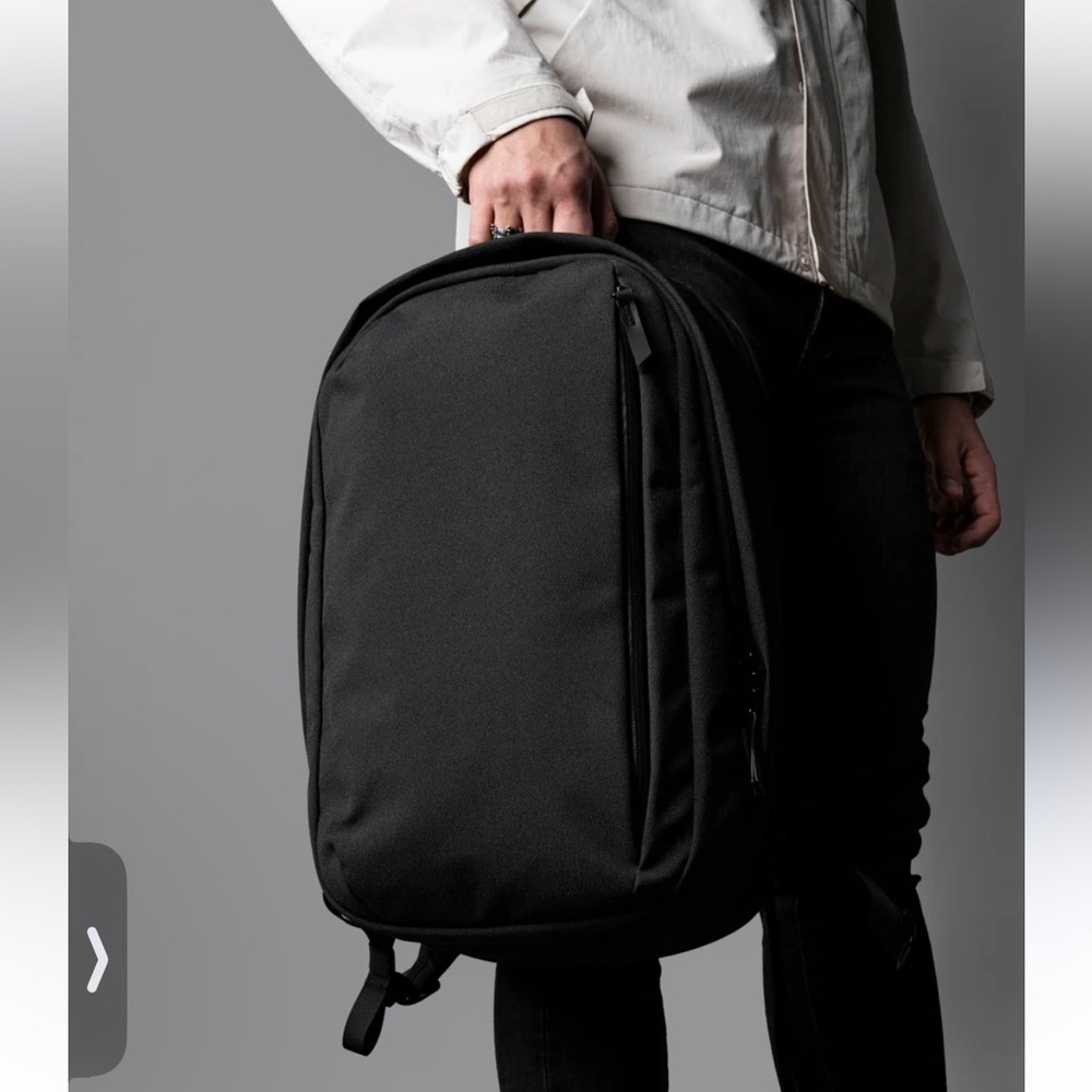 ALPAKA Metro Pro Business Travel Padded Weatherproof Backpack 24L in Black NWOT